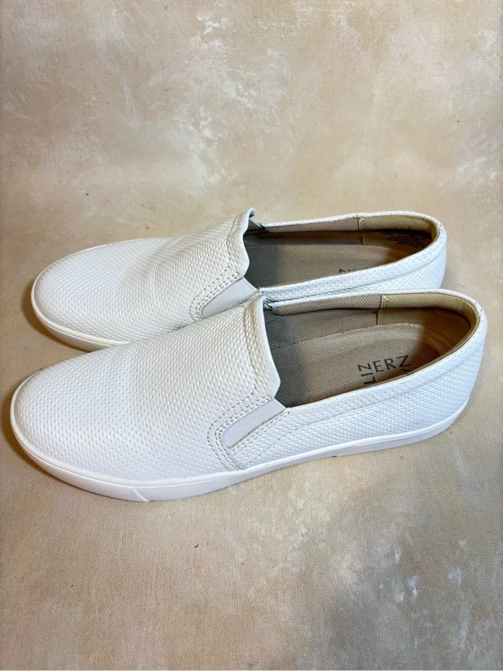 Naturalizer Marianne slip on sneaker, white leather, size 10